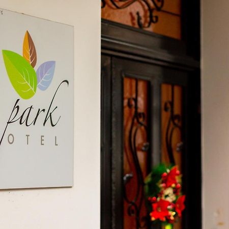 V Park Hotel Tbilisi Eksteriør billede