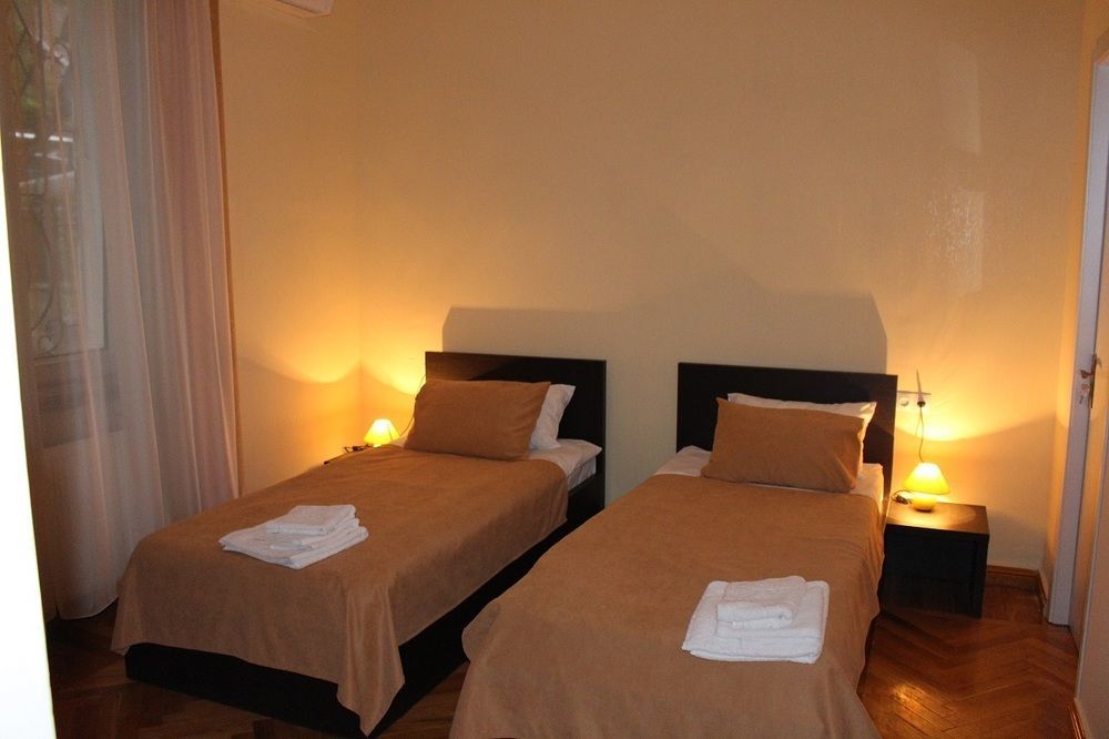 V Park Hotel Tbilisi Eksteriør billede